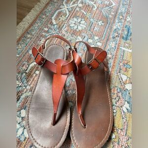 Universal thread sandals